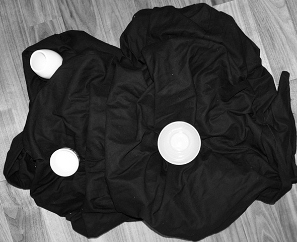 Cloth/Cups (black&white)