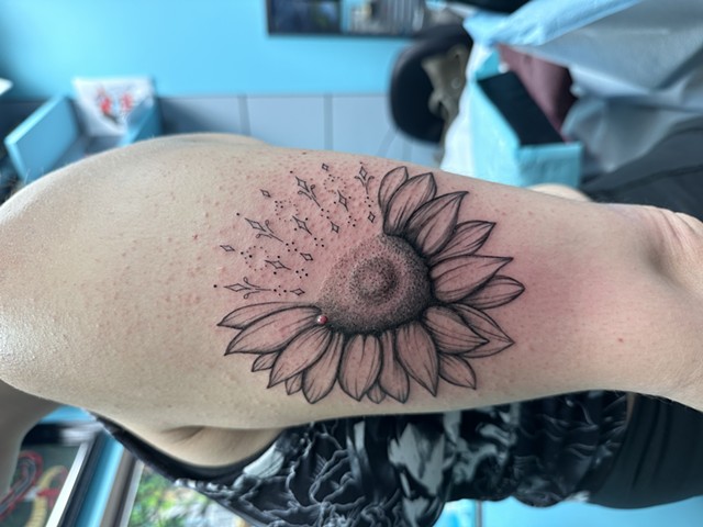 Sunflower with Ornamental details
