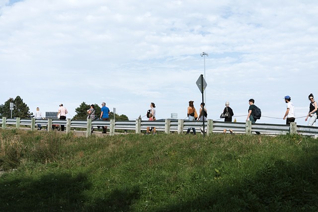 On pique à travers (viaduc début)