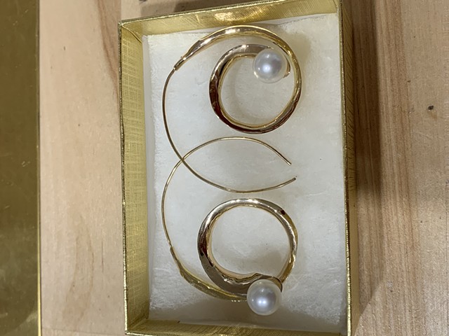 Earrings: 14k gold, fresh water pearls