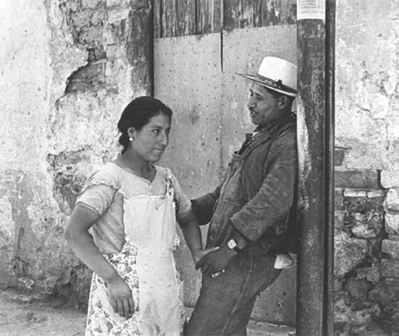 Helen Levitt

Mexico City, 1941.