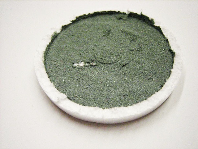 Color Off Money
Pigment extracted from US dollar bills
2010
2.5 x 2.5 x .25 in