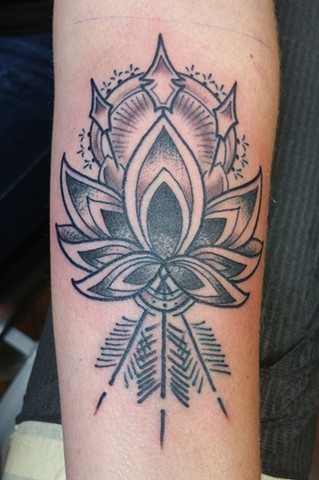 Animal Farm Tattoos Chicago Tatuajes Lotus And Arrows Mandala Tattoo