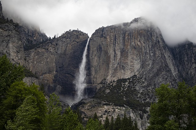 Yosemite Falls Grey