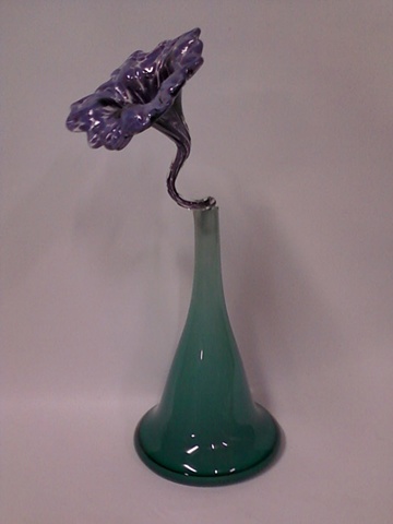 Blown glass vase with sculpted flower Ikibana