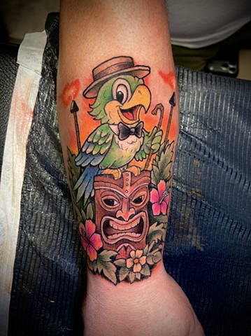 Kissimmee tattooshop, disney tattoo, parrot tattoo, tiki tattoo, friendly tattooshop, tattooshop near disney
