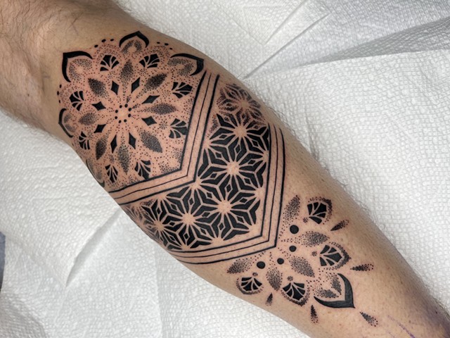 Mandal tattoo, stippled tattoo, tattooing, tattooshop, Kissimmee tattooshop, tattoo shop near Disney,