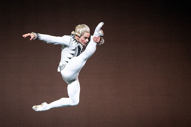 RHAPSODY (VESTRIS) Boston Ballet  Robert Perdziola, des. Leonid Yakobson, chor. 