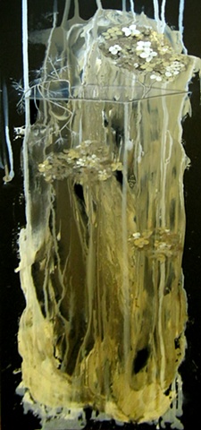 a vase of hydrangea
