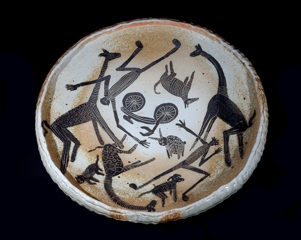 Bowl with figures