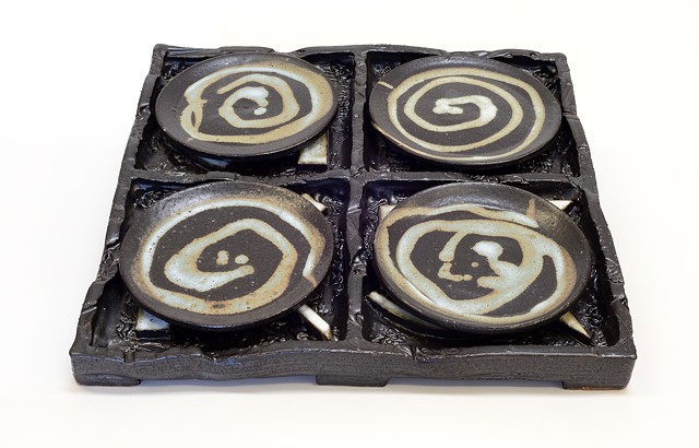 Black & White Abstract Tray w/ Plates