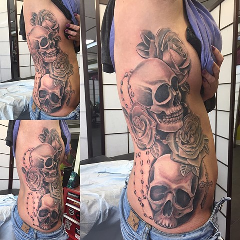 Cool Skull and rose rib piece