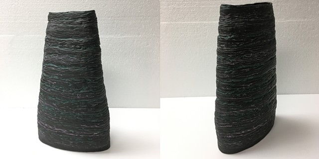 Ceramic vessel 5 - black oval