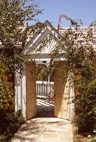 Bellaire courtyard entry