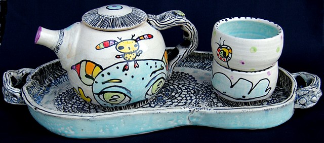 Tea Set with Tray (side view)