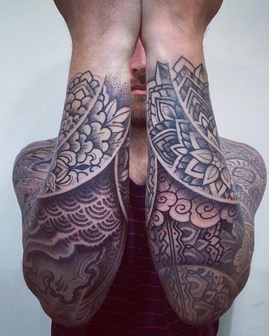 Alvaro Flores Tattooer