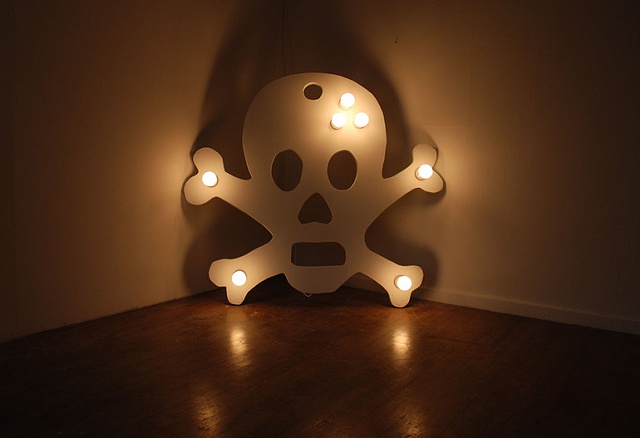 skull and cross bones canvas jeff koons pop art