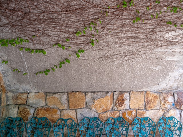 Ivy, Stone and Chairs, Suma