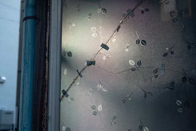 Cracked Glass, Chichibu