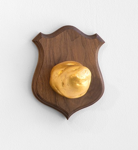 trophy gold leaf potato wall mount animal head casting lik-wood walnut