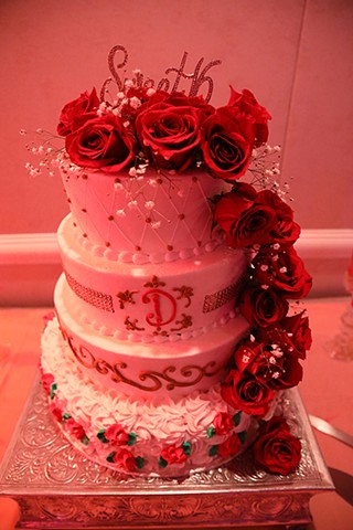 Photography by Andi Guarin and Cake Design by Natalie Ortiz