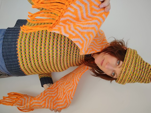 Jennifer Brou 8pm scarf knitting