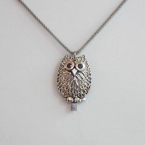 Silver Owl with Amethyst Eyes whistle