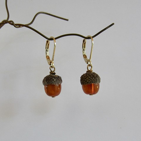 Little acorn earrings