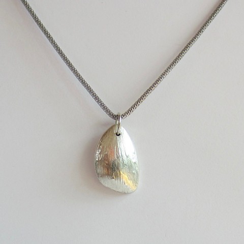 Feathery Pebble necklace