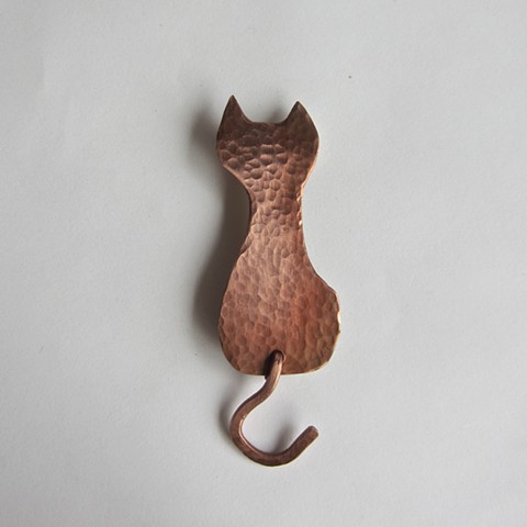 Dangling Tail Cat pin