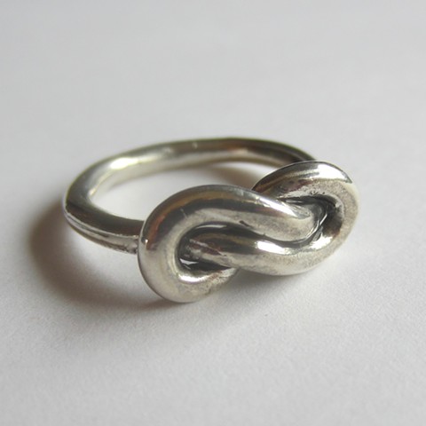 Thin Knot Ring