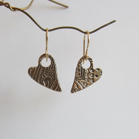 Etched Golden Hearts earrings