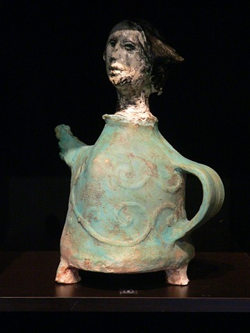 teapot girl in green
photo: Jerry Cohen