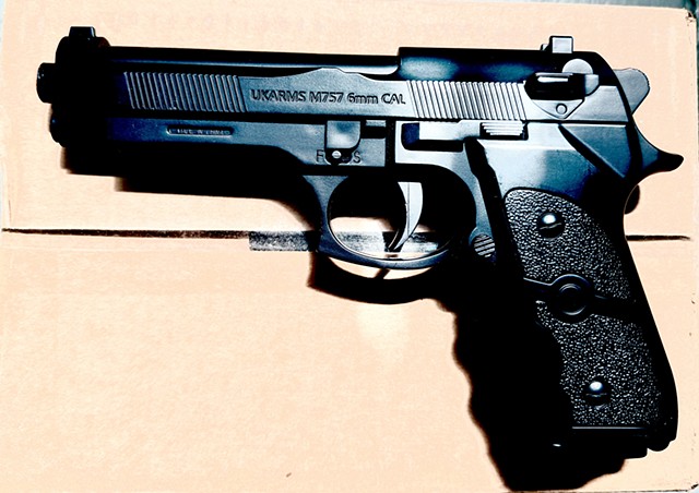 Doyleberry Pistol (original prop/PHONEY BUSINESS)