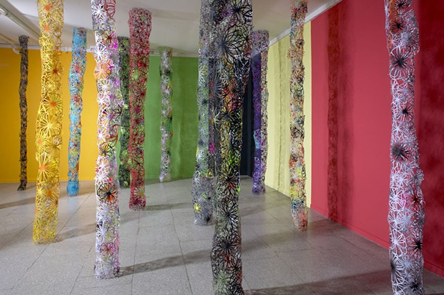 paper cut flowers papirklip blomster installation af marianne grønnow