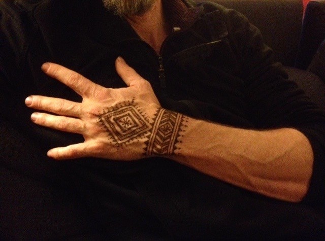 Henna hand
