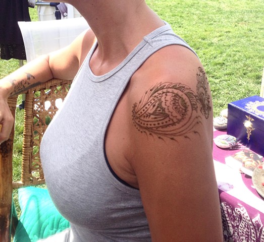 Henna Shouder Tattoo side/front view