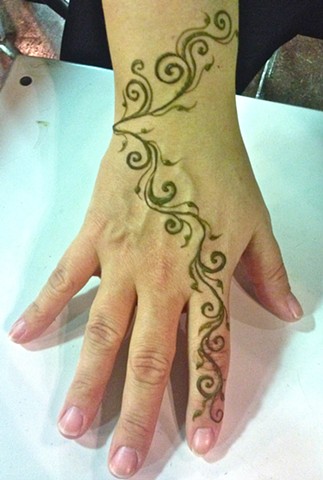 Henna Hand design- winding swirls