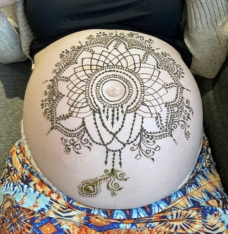 Henna Belly