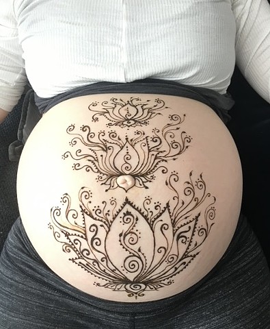 Henna belly