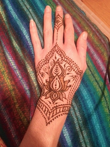 Henna Hand, Lotus Lace
