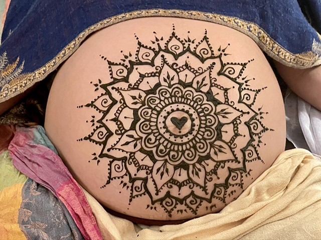 Henna Belly