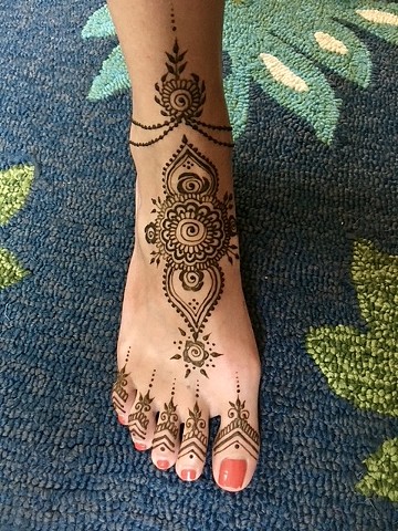 Henna foot