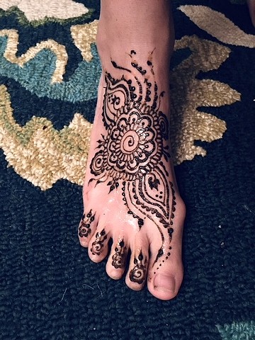 Henna foot