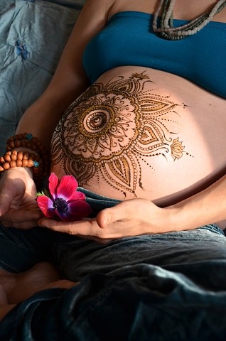 Henna Belly Mandala