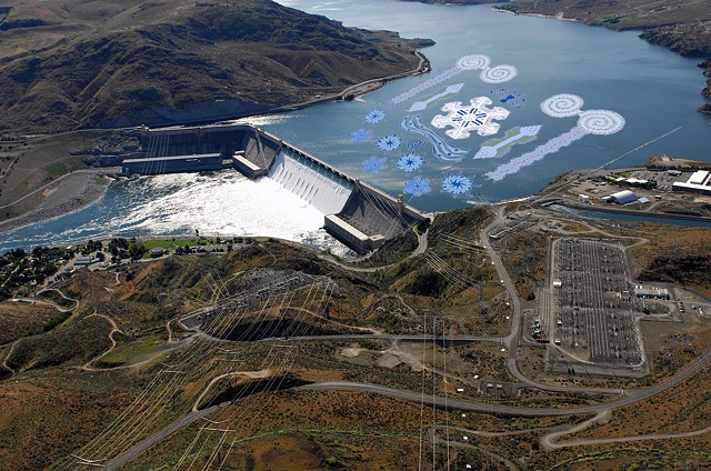 Water Healing Pattern over the Grand Coulee Dam