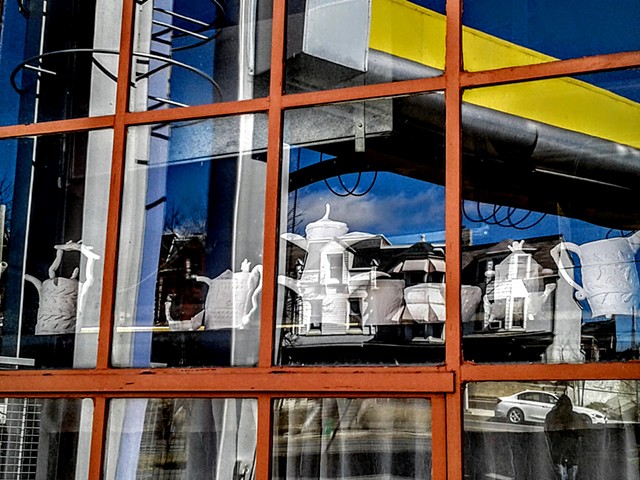 Color Photo, shop window, reflections in glass, smartphone photo