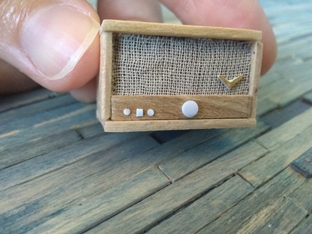 Radio, raw wood