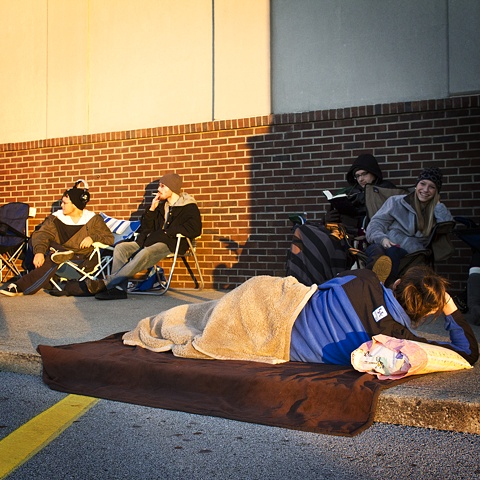 Black Friday, Waiting for Best Buy to Open
