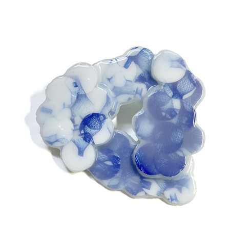 blue and white multilayer brooch